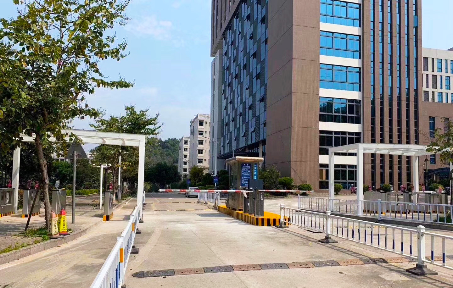 福建農(nóng)林大學(xué).jpg 福建農(nóng)林大學(xué).jpg